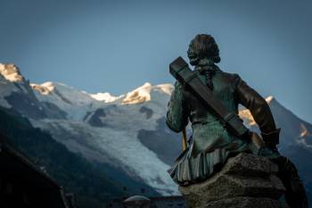 Statue of Michel-Gabriel Paccard