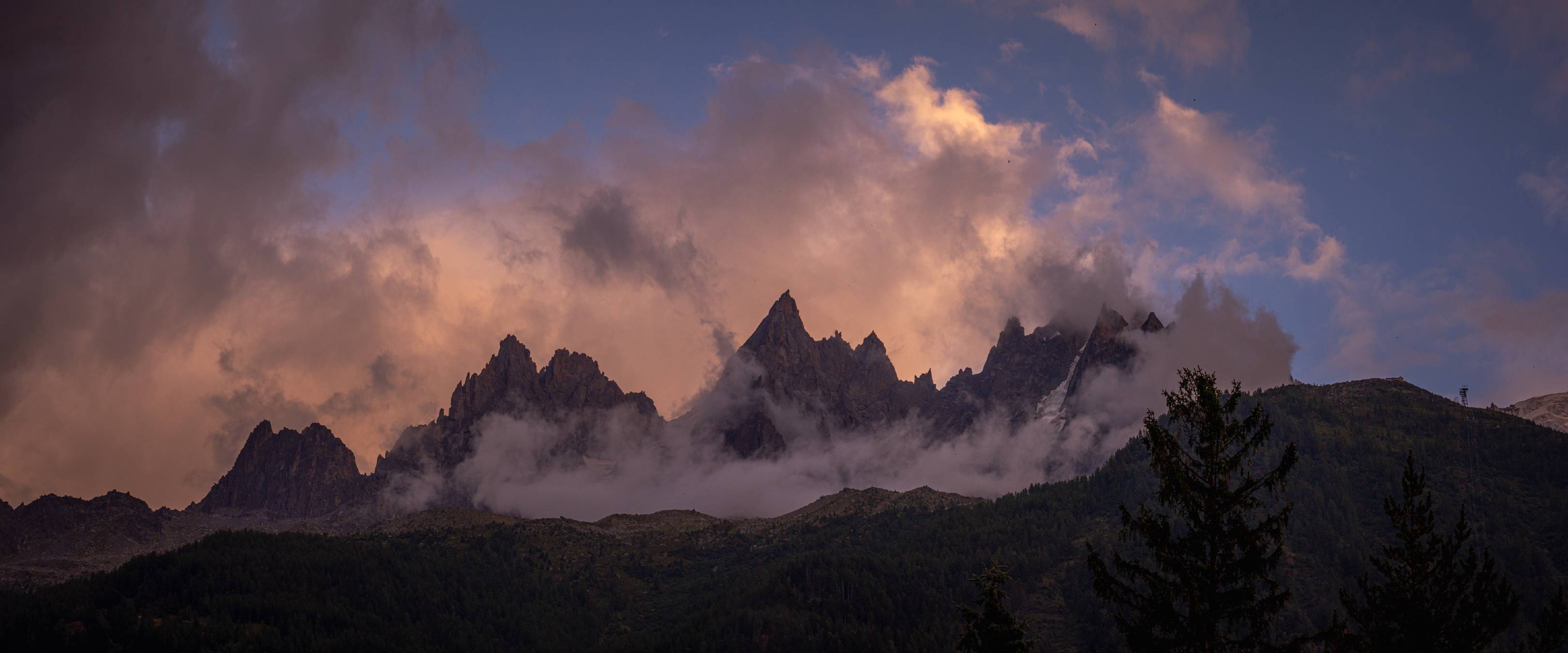 Aiguille des Grands Charmoz | 1/125s * f11 * ISO 640 * 55mm - FE 24-105mm F4 G OSS - Sony α7 IV Aiguille des Grands Charmoz