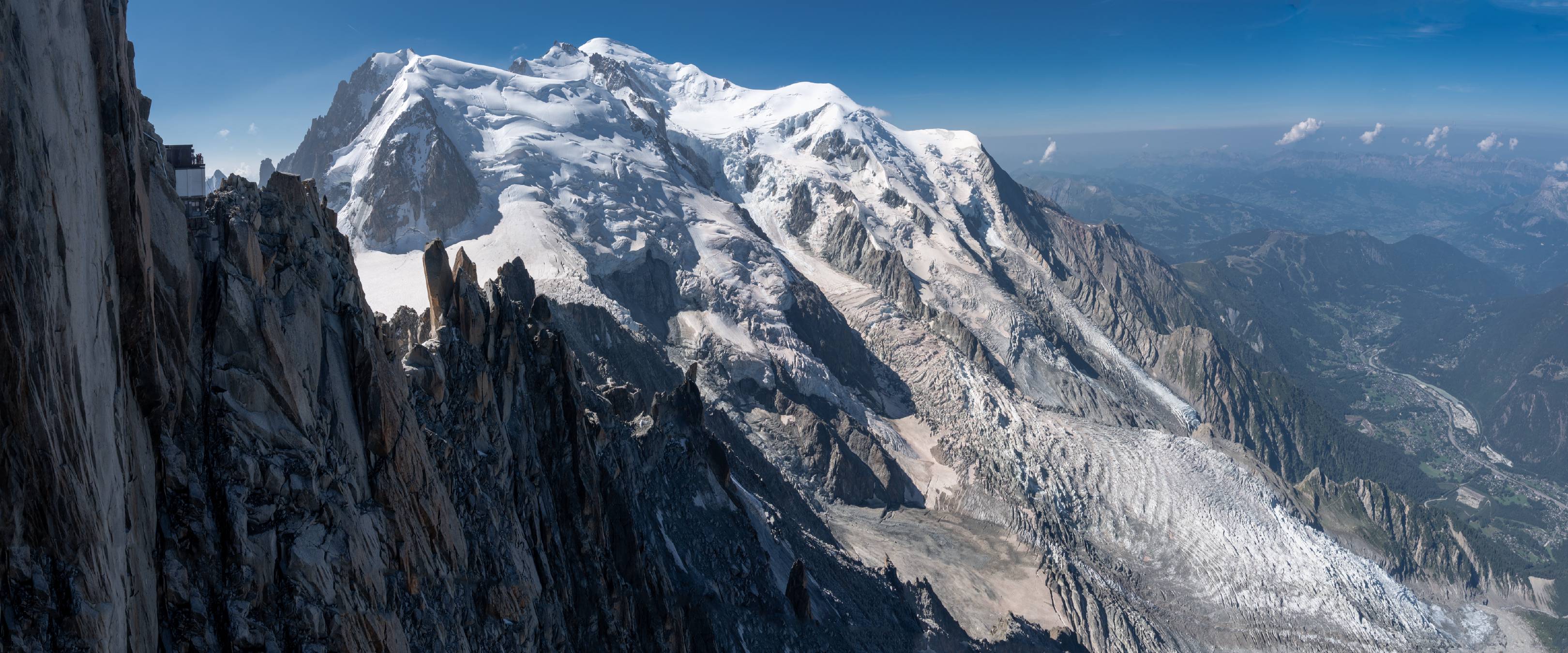 Mont-Blanc & Glacier des Bossons | 1/200s * f11 * ISO 100 * 24mm - FE 24-105mm F4 G OSS - Sony α7 IV Mont-Blanc & Glacier des Bossons