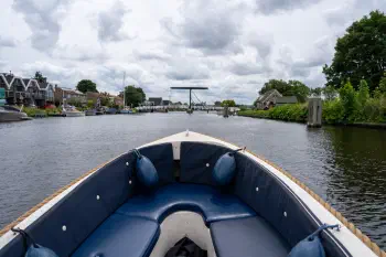 Approaching De Vijfhuizerbrug