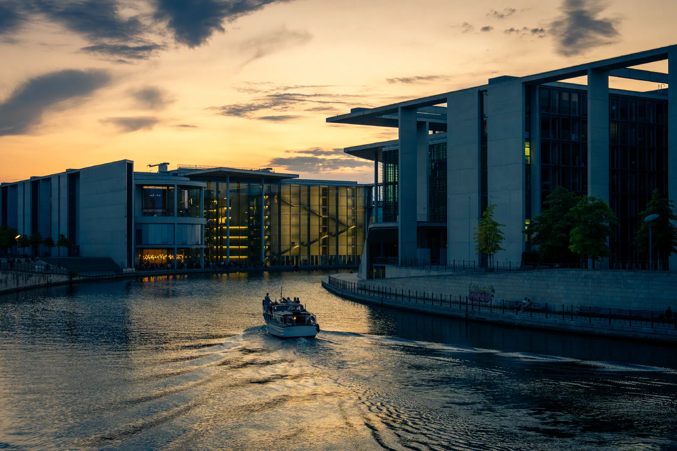 Boat on the Spree beneath Berlin’s halls of power