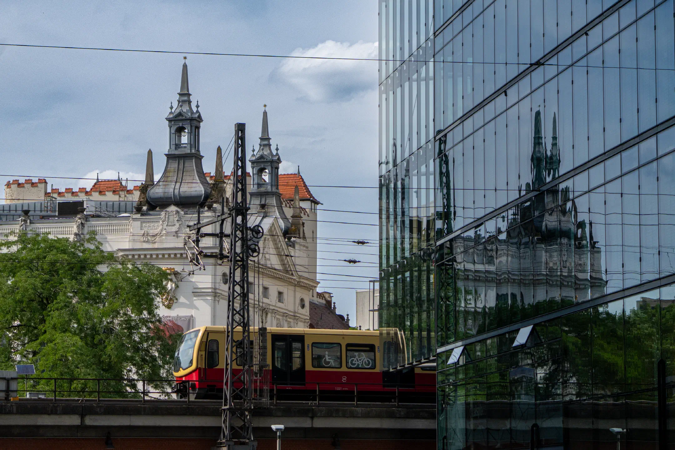Passing Theater des Westens