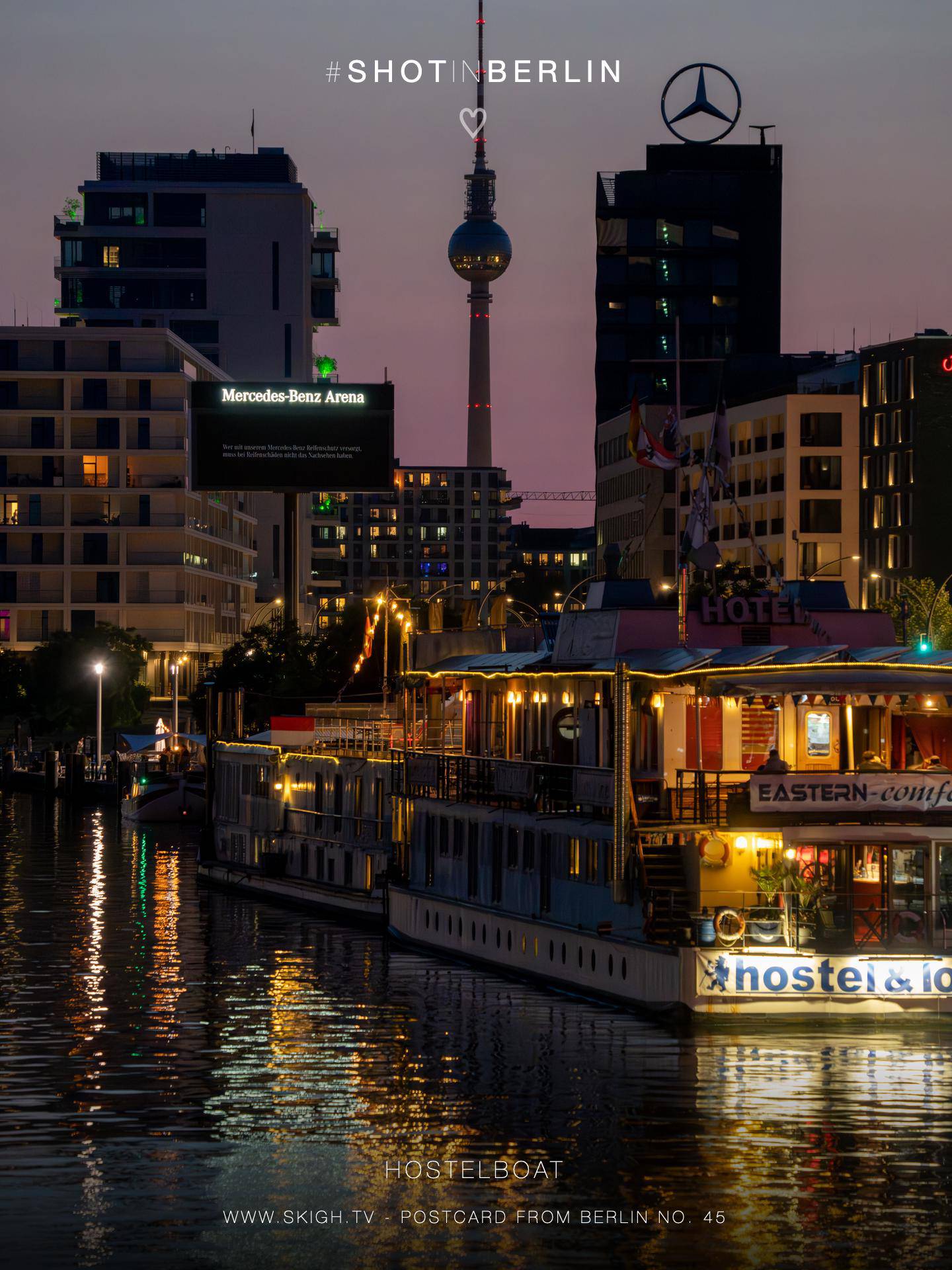 Hostelboat | 1/40s * f5.6 * ISO 12800 * 148mm - FE 70-300mm F4.5-5.6 G OSS - Sony α7R V Hostelboat