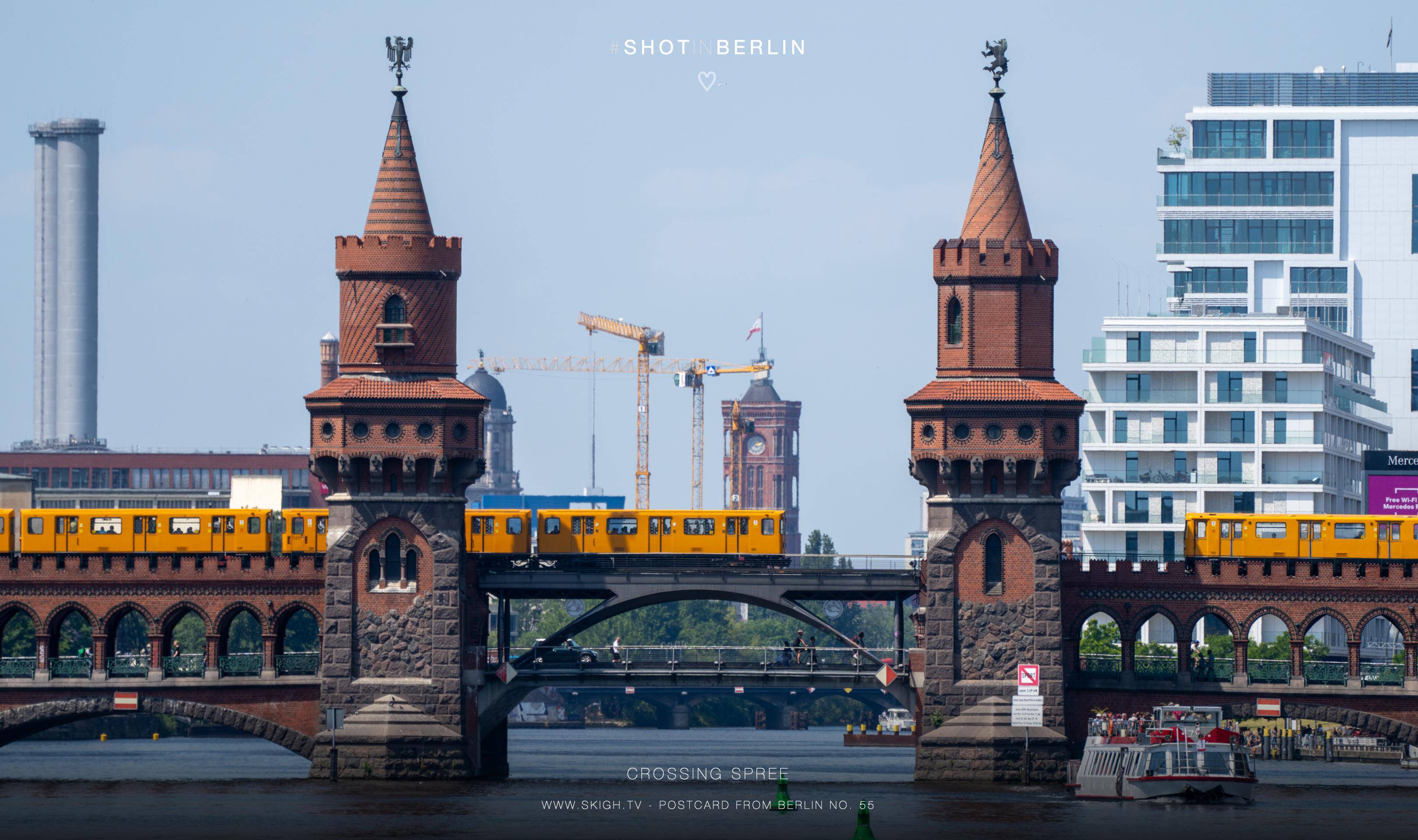 Crossing Spree | 1/1000s * f5.6 * ISO 100 * 300mm - FE 70-300mm F4.5-5.6 G OSS - Sony α7R V Crossing Spree