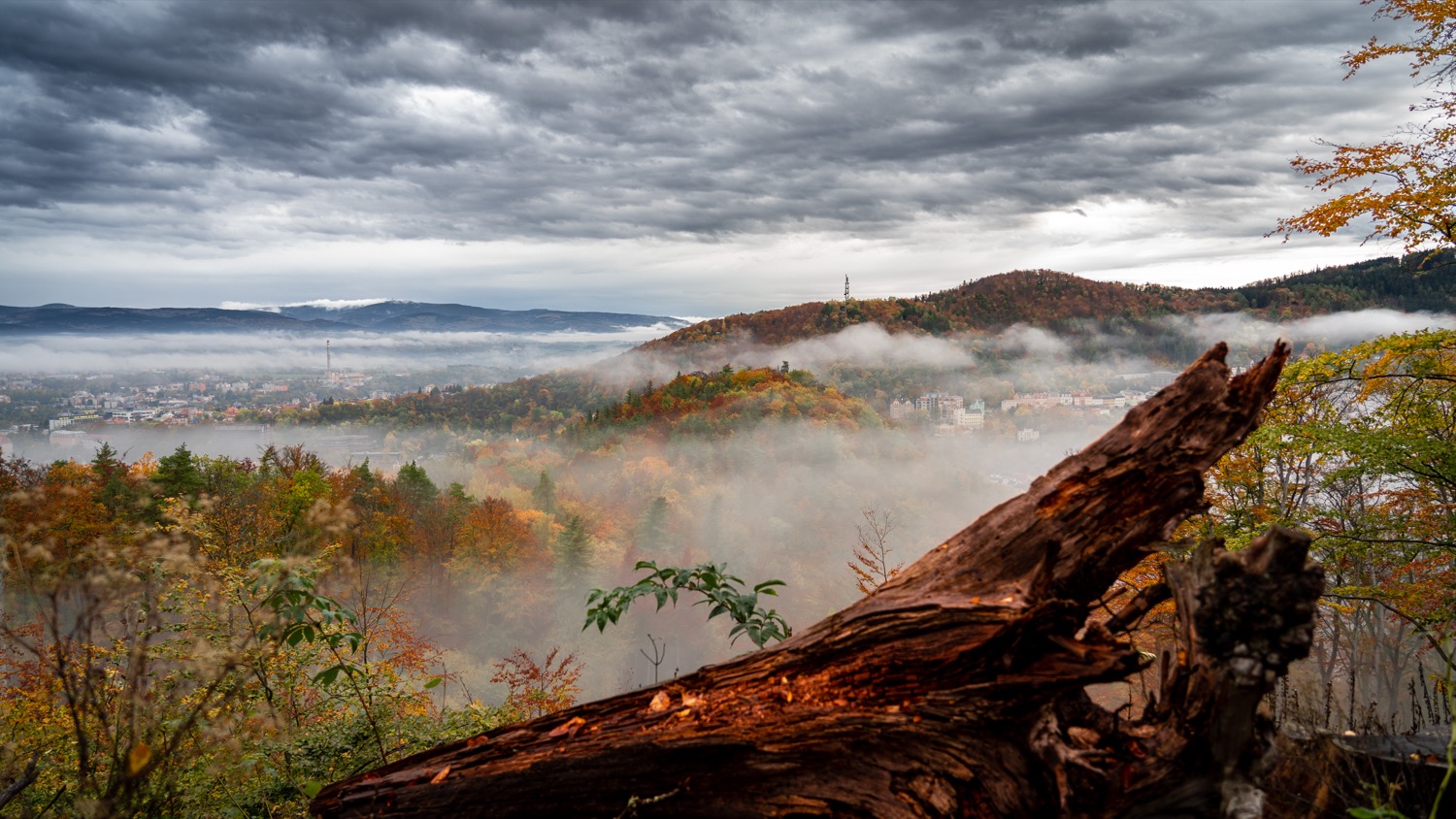 Fog over Karlovy Vary No. 1 | 1/60s * f4 * ISO 100 * 39mm - FE 24-105mm F4 G OSS - Sony α7 III Fog over Karlovy Vary No. 1