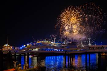 Blueport Hamburg Fireworks