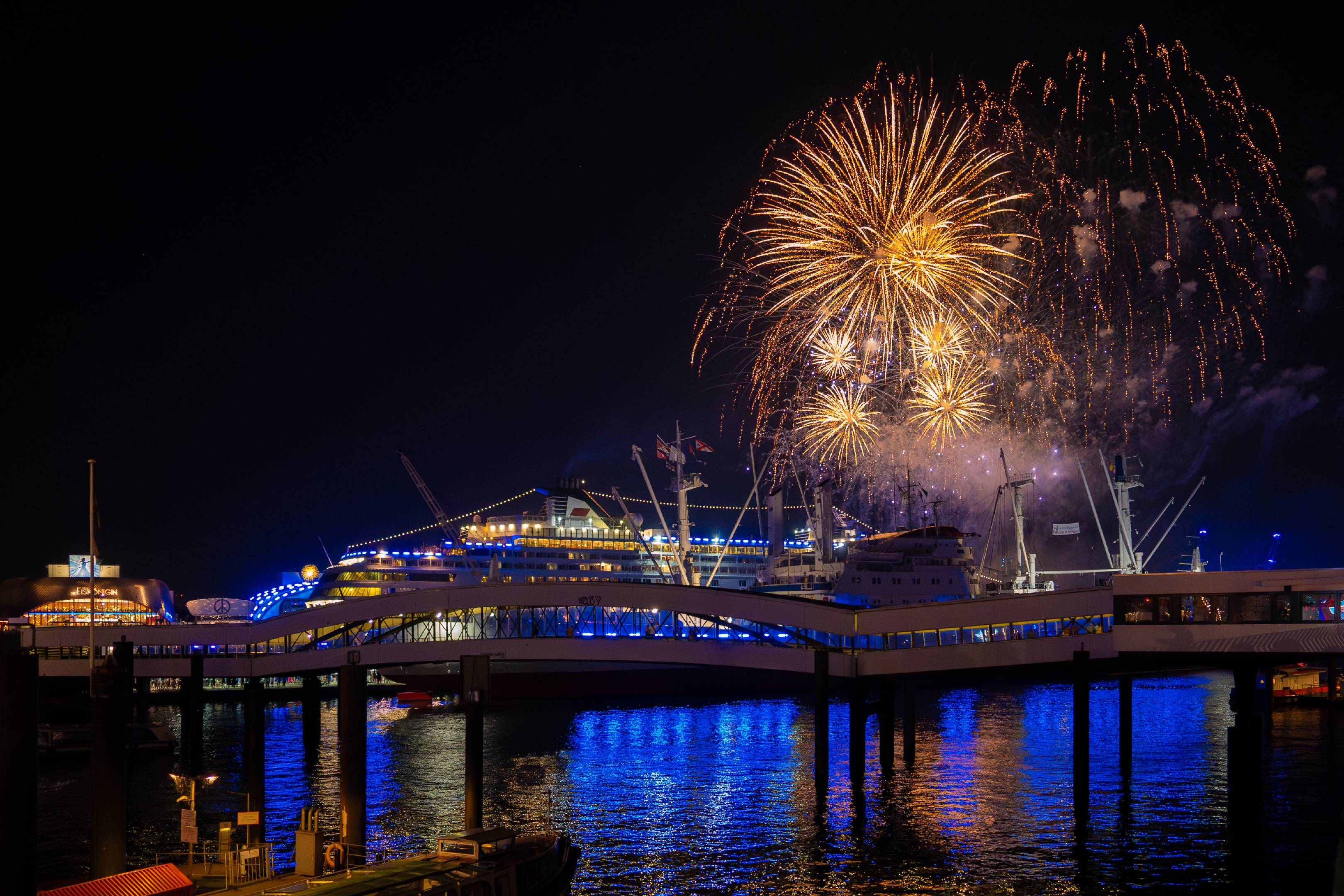 Blueport Hamburg Fireworks