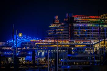 „Aida prima“ passing „König der Löwen“